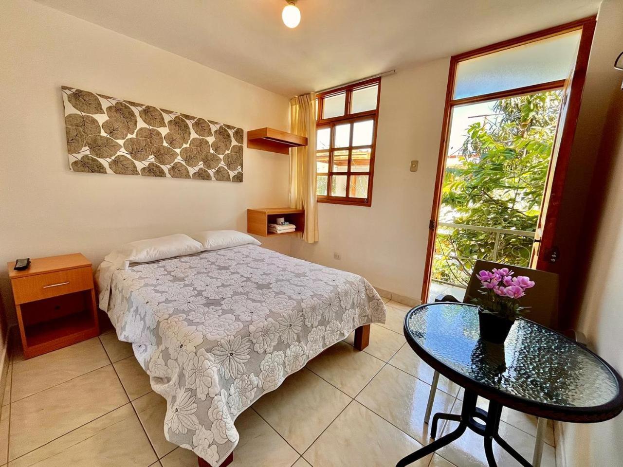 El Huerto Hostel อิกา ภายนอก รูปภาพ